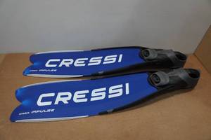 lot 69 image: Cressi Gara Impulse Freediving Fins - Size 89, 4243
