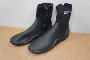 lot 76 image: Cressi Minorca 3mm Water Boots - Size 8