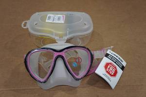 lot 85 image: Cressi Quantum Mask