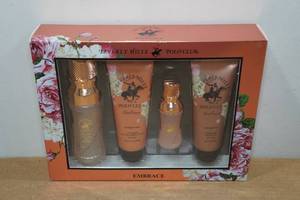 lot 122 image: Beverly Hills Polo Club Embrace Gift Set
