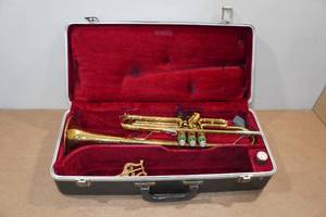 lot 193 image: Bundy Trumpet with Hard Case
