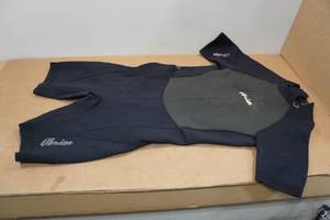 lot 218 image: OBrien Mens Wet Suit - Large