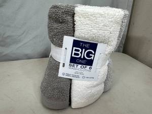 lot 140 image: 6 New Big One Wash Cloths