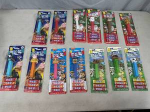 lot 141 image: 13 New Pez Candy Dispenser Sets