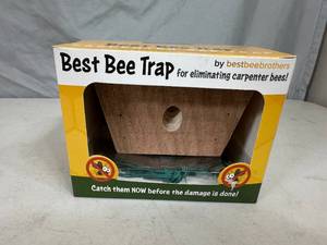 lot 145 image: New Carpenter Bee  Wasp Trap