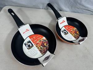 lot 163 image: 2 New Non-Stick Aluminum Frying Pans