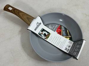 lot 173 image: New 8 inch Ceramic Coated Aluminum Induction Safe Frying Pan