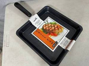 lot 197 image: New Carbon Steel Grill Pan