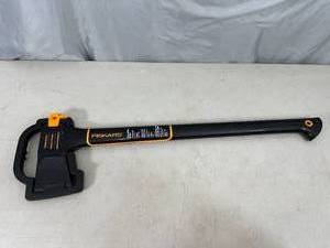 lot 107 image: New Fiskars Wood Splitter Axe