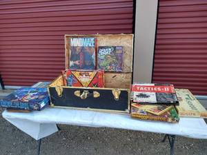 lot 3 image: Trunk & Board Games - Many Vintage