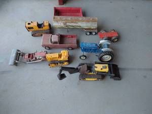 lot 15 image: Vintage Vehicles & Die-Cast Toys