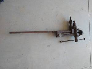 lot 23 image: Vintage Steel Vise