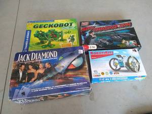 lot 28 image: Electronic Games & Robotic Kits