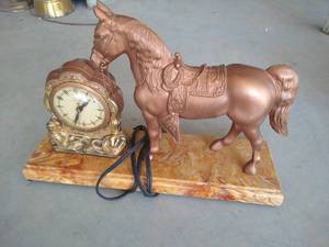 lot 40 image: Vintage Metal Horse Clock - Very Cool