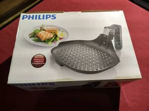 lot 106 image: Philips Air Fryer Grill Pan