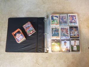 lot 38 image: Lot of Baseball Cards