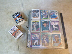 lot 39 image: Lot of Baseball Cards