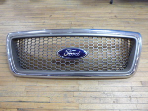 lot 57 image: 2004-2008 Ford F-150 Grill