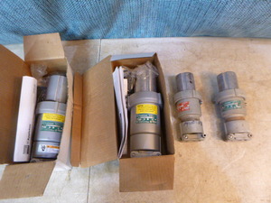 lot 75 image: 4 Appleton Powerlite Plugs