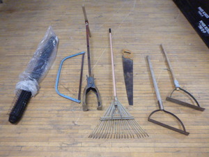 lot 81 image: Outdoor Tools