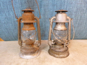 lot 84 image: 2 Vintage No. Kerosene Lanterns