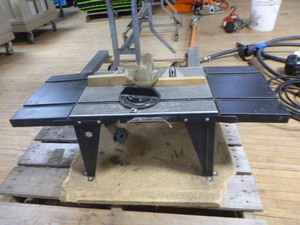lot 89 image: Craftsman Router Table