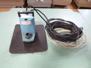 lot 102 image: Little Giant Pump