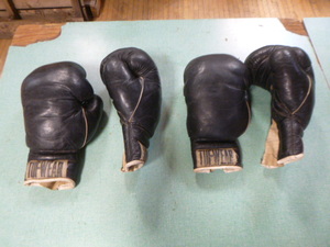 lot 108 image: 2 Pair of Tuf-Wear Boxing Gloves