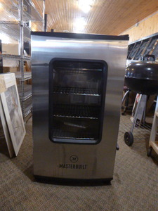 lot 110 image: Masterbuilt Electric Smoker