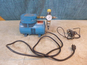 lot 118 image: Paasch Diaphragm Air Compressor