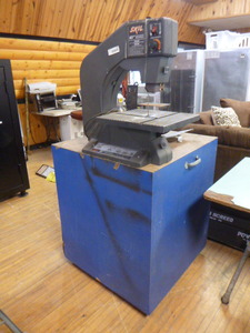lot 127 image: Skil 10 Variable Speed Band Saw Mounted on Cabinet