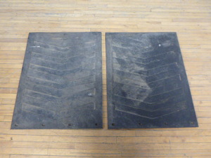 lot 131 image: 2 Heavy Duty Mud Flaps