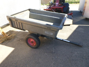 lot 138 image: Rubbermaid Garden Trailer