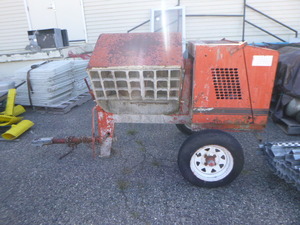 lot 140 image: Crown Construction Equipment Cement Mixer