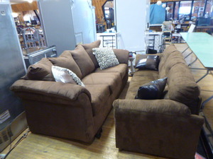 lot 141 image: 2 Brown Couches