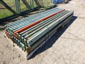 lot 4 image: 24 Pallet Racking 810 Beams