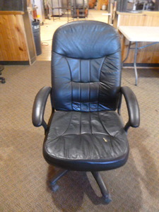 lot 148 image: Black Leather-Look Office Chair