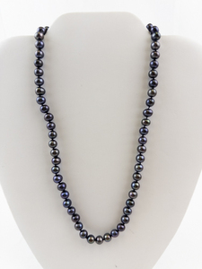 lot 14 image: Black Pearl Necklace with 14K Gold Clasp
