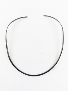 lot 22 image: Sterling Silver Collar Necklace 14.8g