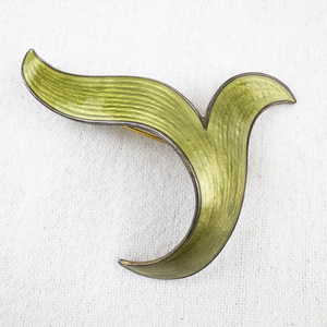 lot 115 image: Norway Sterling Silver Green Enamel Brooch Whale Tail Design