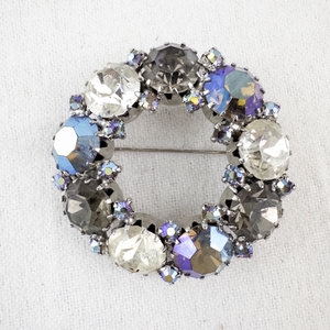 lot 154 image: Weiss Marked Vintage Rhinestone Circle Brooch.