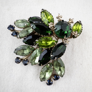 lot 155 image: Vintage Green and Blue Rhinestone Leaf Brooch
