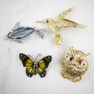 lot 156 image: Set of 4 Animal-Themed Brooch Pins - Butterfly, Owl, Hummingbird, Shark