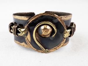 lot 182 image: Handcrafted Copper and Brass Cuff Bracelet with Artistic Spiral Design