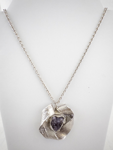lot 195 image: Vintage Silver Pendant Necklace with Amethyst Stone