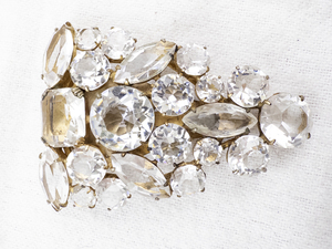 lot 246 image: Vintage Rhinestone Dress Clip with Gold-Tone Setting