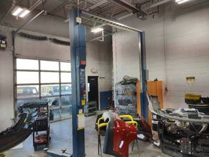 lot 5 image: Nussbaum 2-Post Vehicle Lift, Model...