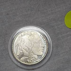 lot 40 image: 12oz Silver Buffalo Round