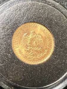 lot 29 image: 1945 MEXICAN DOS PESOS GOLD COIN IN AIRTITE