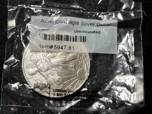lot 41 image: 2009 AMERICAN SILVER EAGLE 1 TROY OZ .999 FINE SILVER